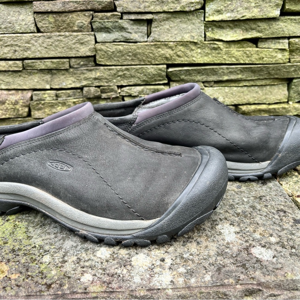KEEN Men's Black Slip-On Shoes